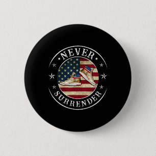 Surrender Gold Sneakers Flag Trump 2024 6 Cm Round Badge