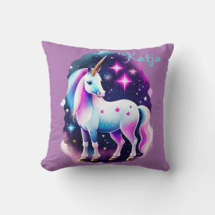 süßes Einhorn vor einem funkelnden Sternenhimmel Cushion