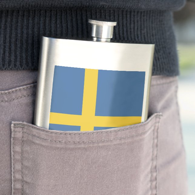Sweden flag hip flask (In Situ)