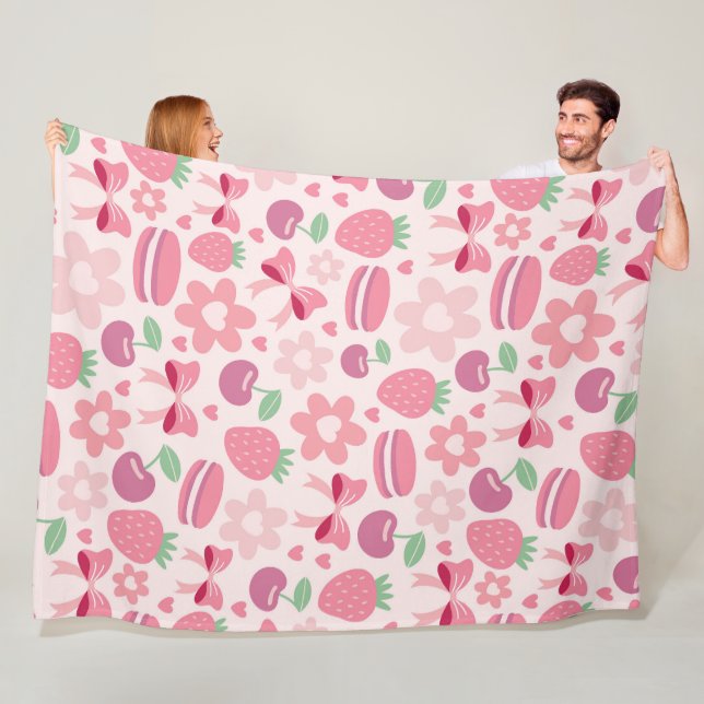 Sweet Berry Bliss Fleece Blanket (In Situ)