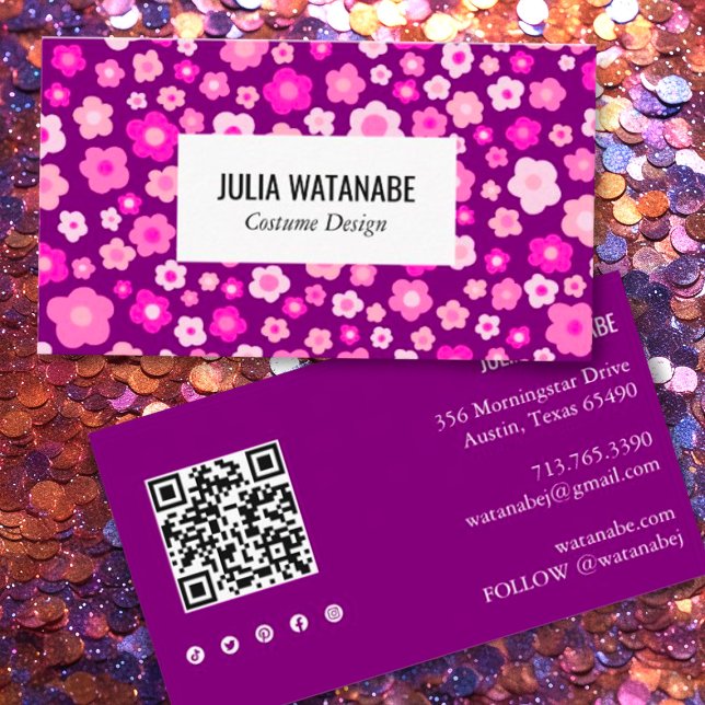 Sweet Daisies Floral QR Code Social Media Chic Business Card (Creator Uploaded)
