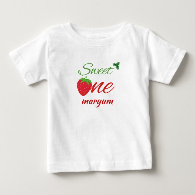 Sweet One Berry first Birthday Baby name T-Shirt (Front)