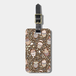 Sweet pattern made of tasty cupcakes luggage tag