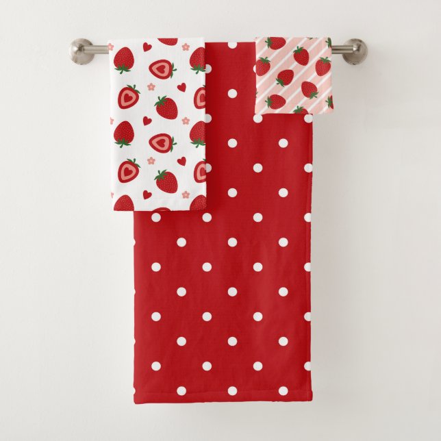 Sweet Strawberries Pattern Bath Towel Set (Insitu)