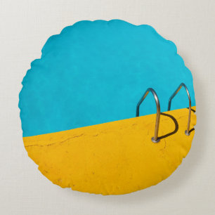 Swimming pool with stainless steel ladder round cushion