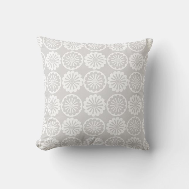 Swirl Circle Tile Pattern White Cushion (Front)