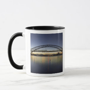 Sydney Harbour Bridge and Sydney Opera House at Mug
