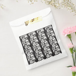 Symmetrical white geometric design with crisp, cle favour bag
