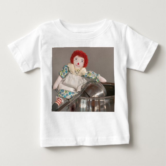 T-shirt Raggedy Ann doll bakes cookies (Front)