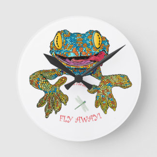 T shirt with cartoon lizard round clock