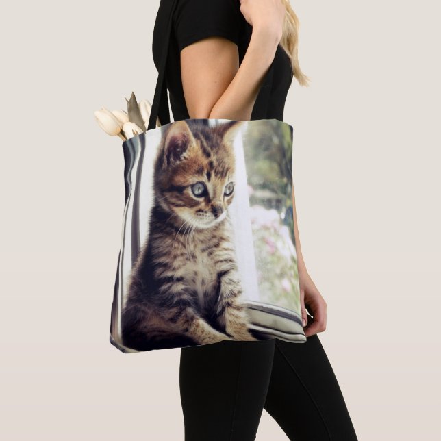 Tabby Kitten Watching Tote Bag (Close Up)