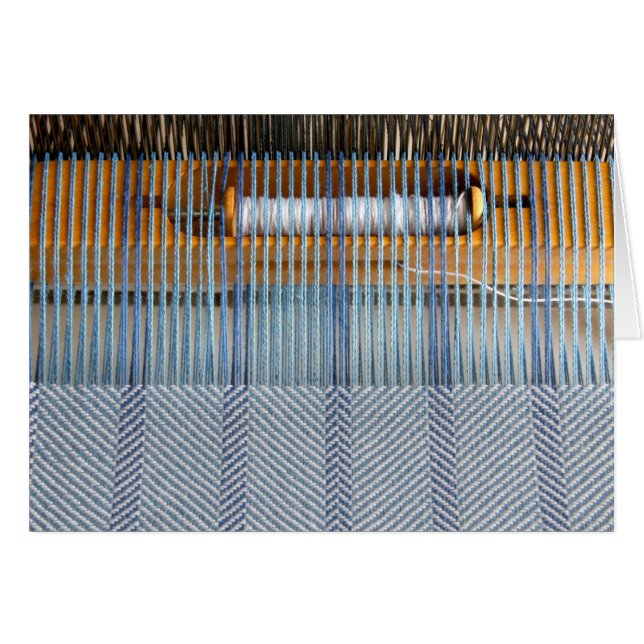 Table loom with twill weaving (Front Horizontal)