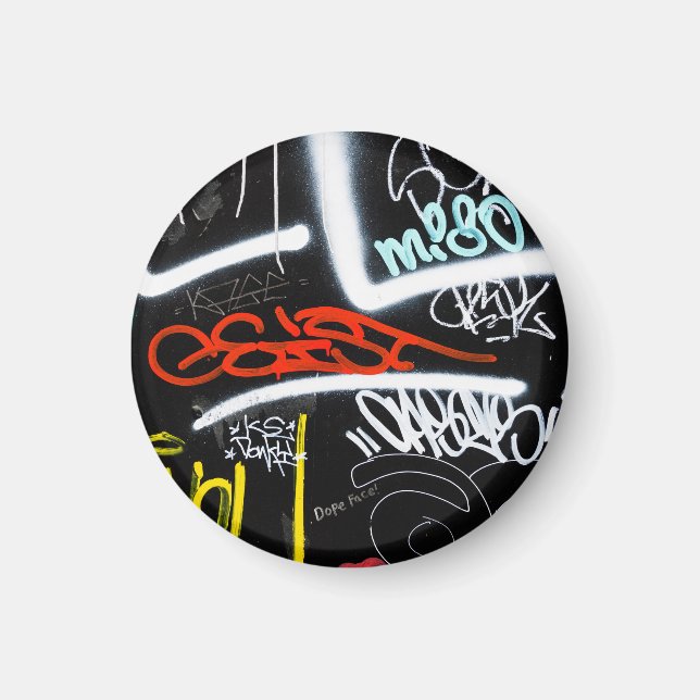 tagged magnet (Front)