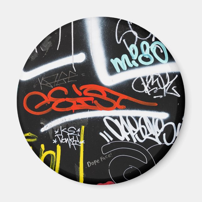 tagged magnet (Front)