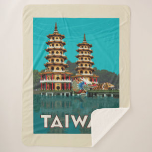 Taiwan   Dragon And Tiger Pagodas Sherpa Blanket