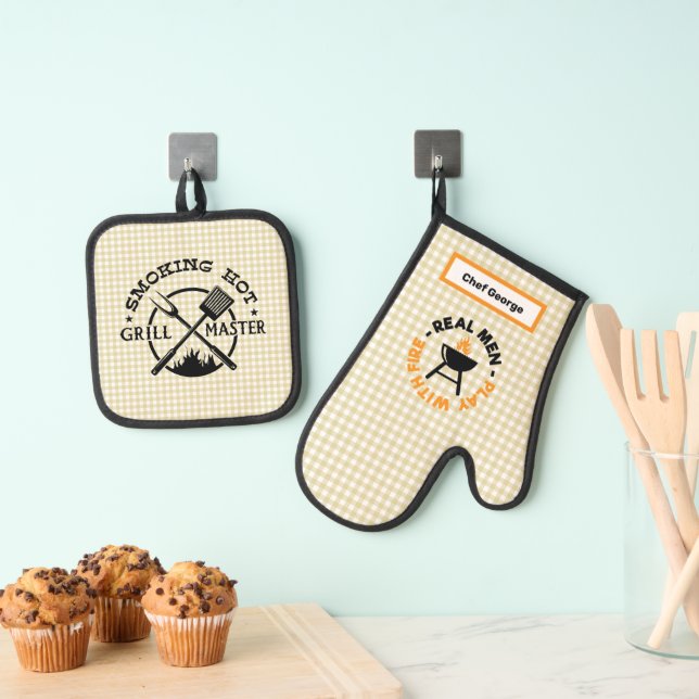 Tan Gingham Check Grillmaster Oven Mitt & Pot Holder Set (Insitu(Hanging))