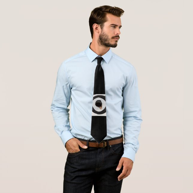 target tears up neck tie (In Situ)