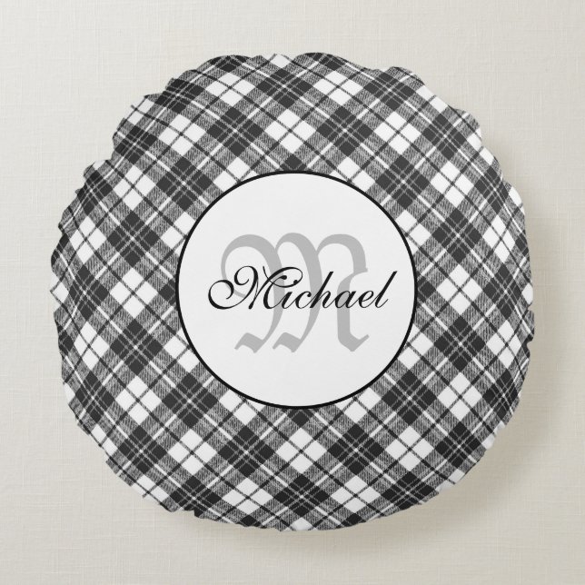 Tartan pattern Christmas black white Monogram Round Cushion (Front)