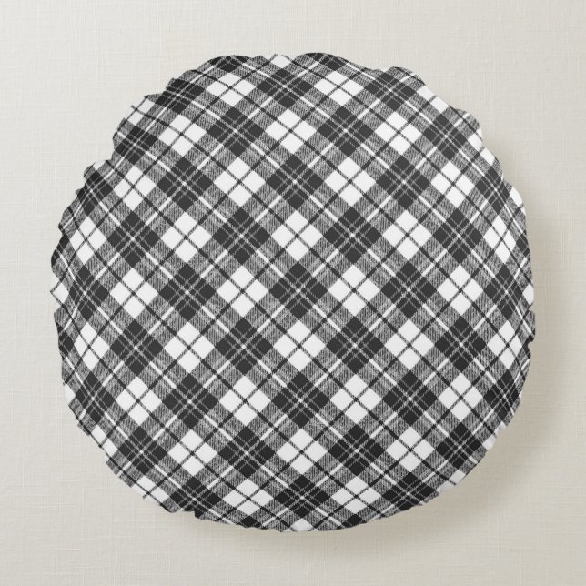 Tartan pattern holidays Christmas black white Round Cushion (Front)