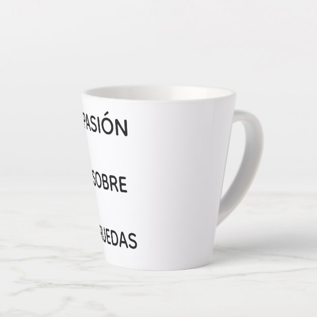 Taza con frase del mundo del motor  latte mug (Right Angle)