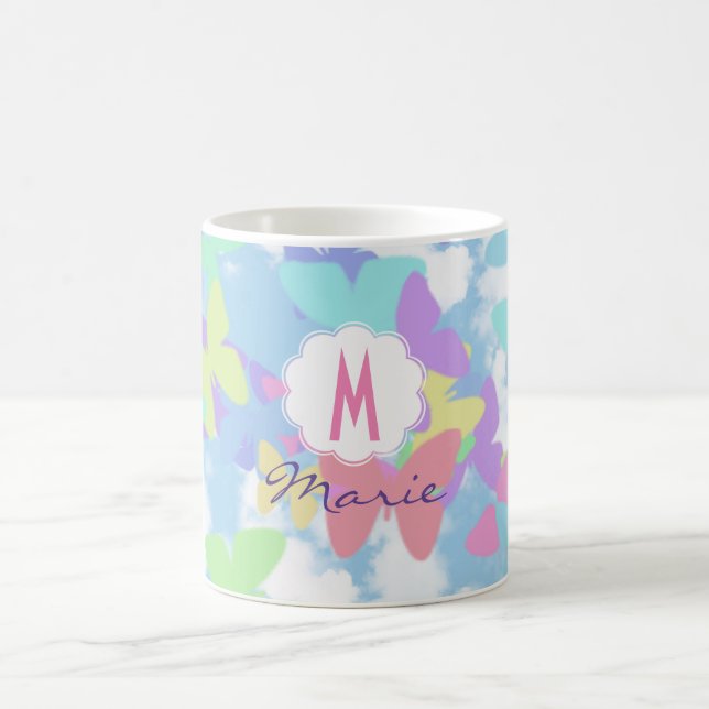 Taza de café de mariposas Monogram Name & Initial Coffee Mug (Center)