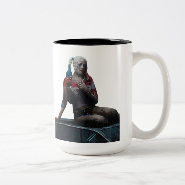 TAZA HARLEY QUINN SENTADA Two-Tone COFFEE MUG (Right)