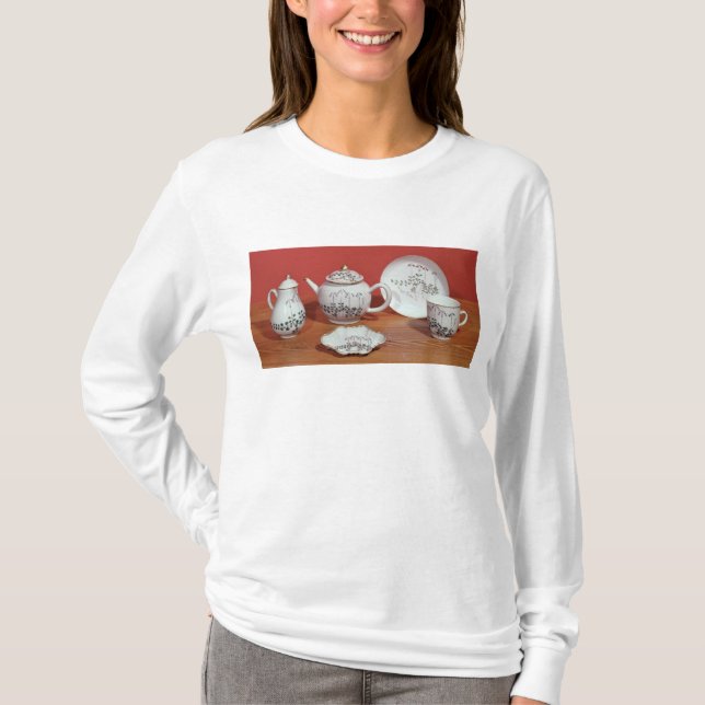 Tea service presented to Carl Linnaeus T-Shirt (Front)