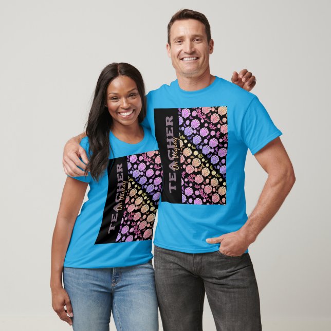 Teacher Summer Break Statement Colourful Seashells T-Shirt (Unisex)