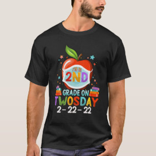 Teaching 2Nd Grade On Twosday 2/22/2022 Teacher Ki T-Shirt