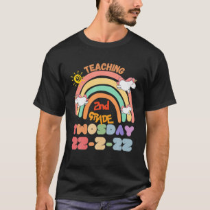 Teaching 2Nd Grade On Twosday, 2-22-22, Unicorn Ra T-Shirt