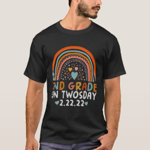 Teaching 2Nd Grade On Twosday 2/2/2022 Funny Schoo T-Shirt