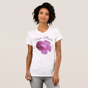 Team Bride pretty pink rose floral hen party  T-Shirt