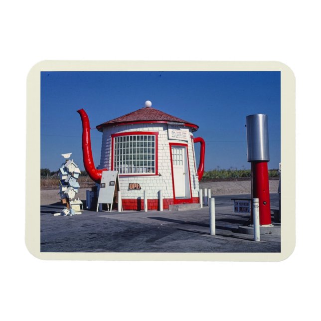 Teapot Dome gas station, Zillah, Washington Retro Magnet (Horizontal)