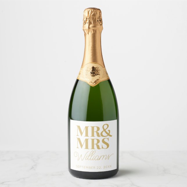 Template Wedding Favour Mr & Mrs Name Simple Moder Sparkling Wine Label (Front)
