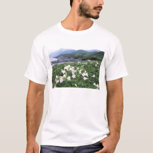 Teppo Yuri (Lily), Yakushima, Kagoshima, Japan T-Shirt