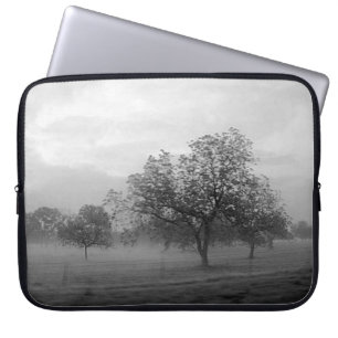 Texas Mist Trees/Black & White - Labtop Sleeve