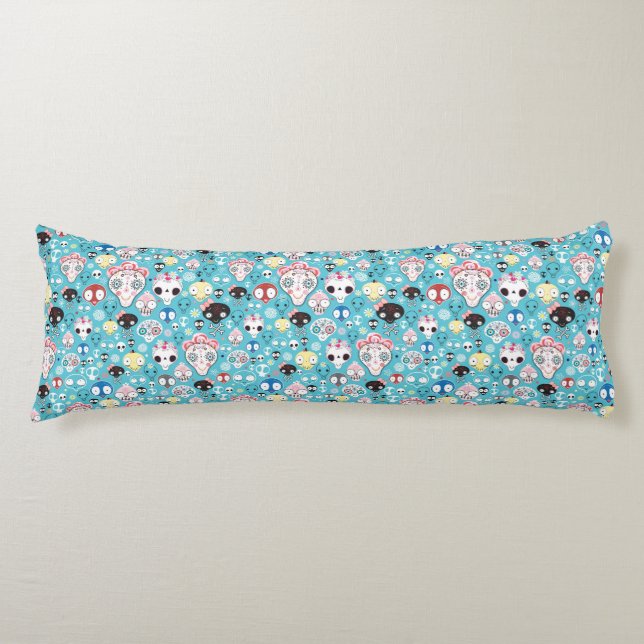 Texture laughing skull body cushion (Front)