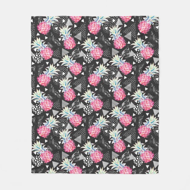 Textured Triangle Pineapple Pattern Fleece Blanket (Front)