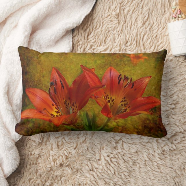 Textured Western Red Prairie Lily Icon Lumbar Cushion (Blanket)