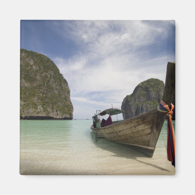 Thailand, Phi Phi Lay Island, Maya Bay. Magnet (Front)
