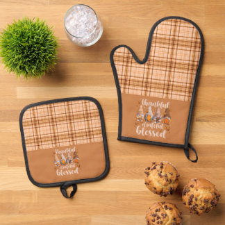 Thankful Gnomes – Autumn Blessings Oven Mitt & Pot Holder Set
