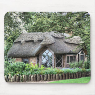 THATCHED COTTAGES MOUSE PAD