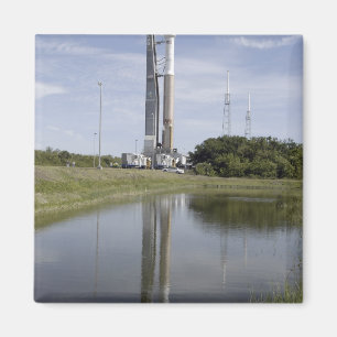 The Atlas V/Centaur arrives on the launch compl Magnet