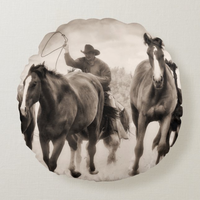 The Chase I Round Cushion (Front)