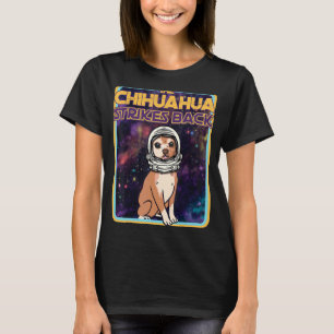 The Chihuahua Strikes Back  Cute  Retro Sci Fi Par T-Shirt