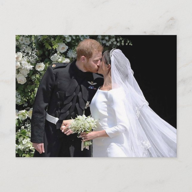 The Duke and Duchess of Sussex wedding day kiss Postcard (Front)
