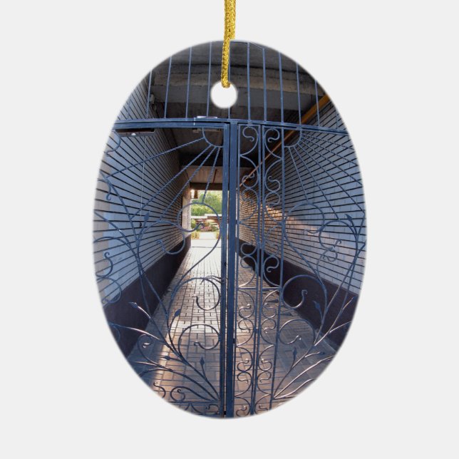 The entrance to the apartment building ceramic tree decoration (Front)