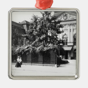 The Imperial Chancellery Metal Tree Decoration