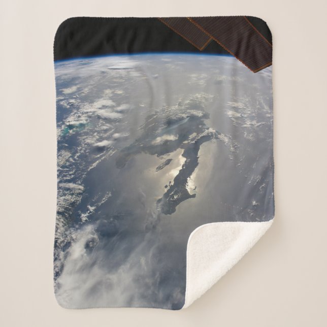 The Island Of Hispaniola With Sunglin Sherpa Blanket (Front)