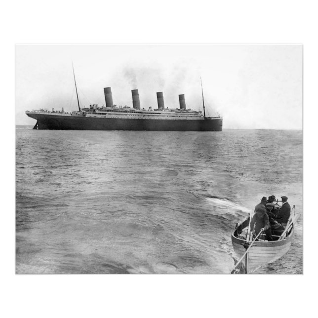 The last photo of the Titanic afloat (Front)